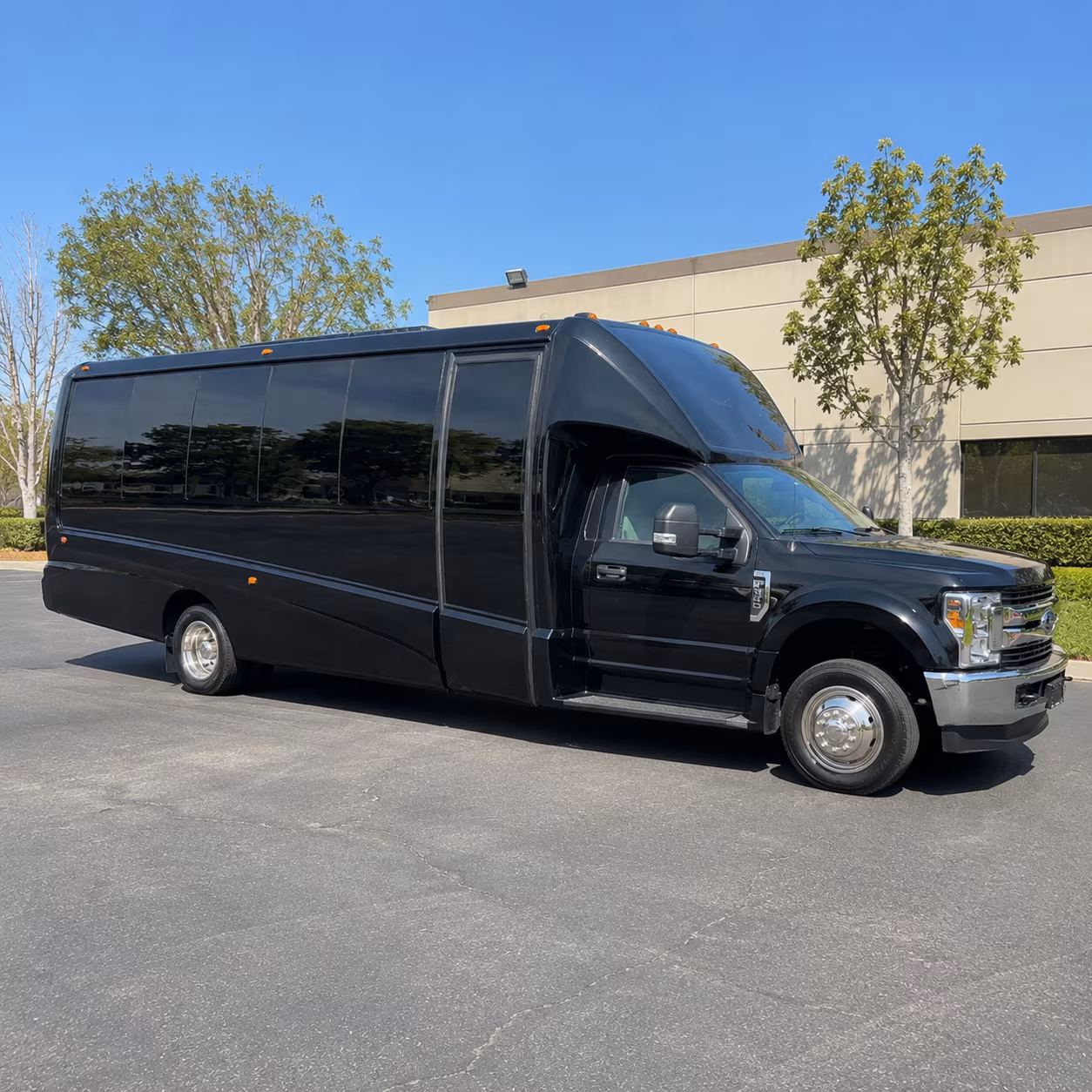 20 Passenger Party Bus Exterior