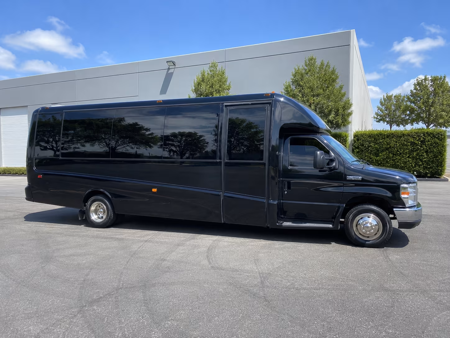 Frisco Winery Tour & Pub Crawl Transportation party bus exterior